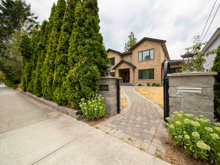 14585 16 Avenue, Surrey, BC, V4A 1R3