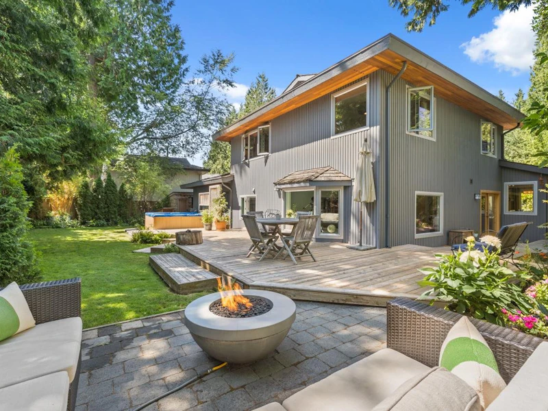 2022 Ocean Cliff Place, Surrey BC V4A 5Y5
