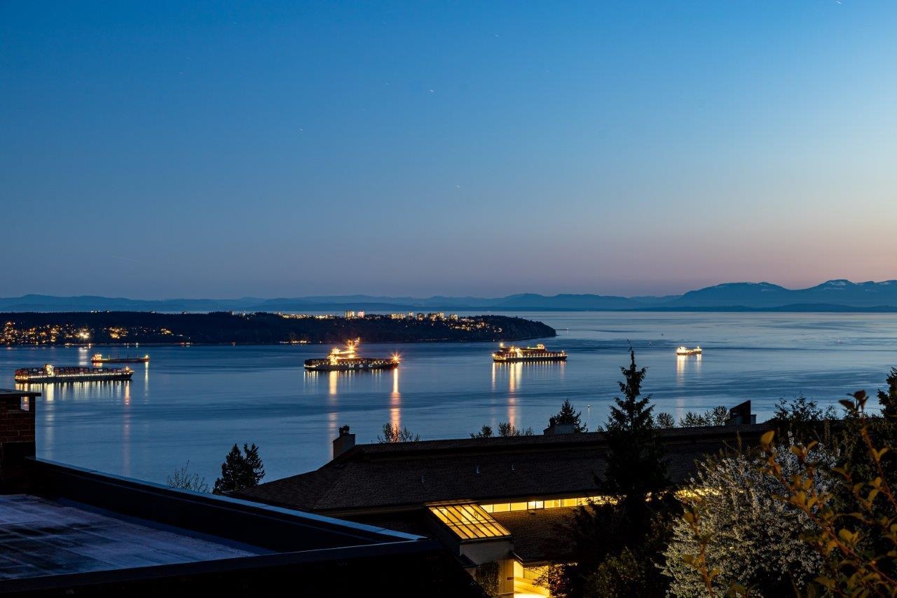 21-2250 Folkestone Way, West Vancouver, BC, V7S 2X7