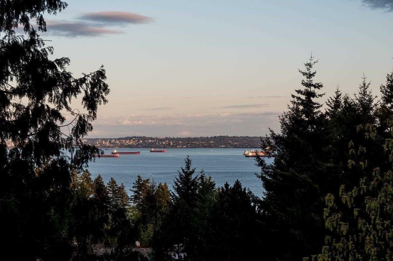 4880 Headland Drive, West Vancouver, BC, V7W 2Z3