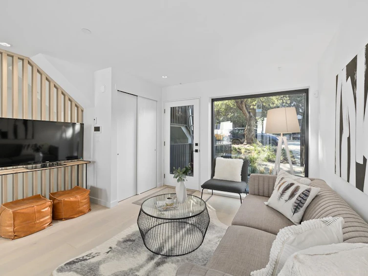 547 E 6th Avenue, Vancouver, BC, V5T 1K9