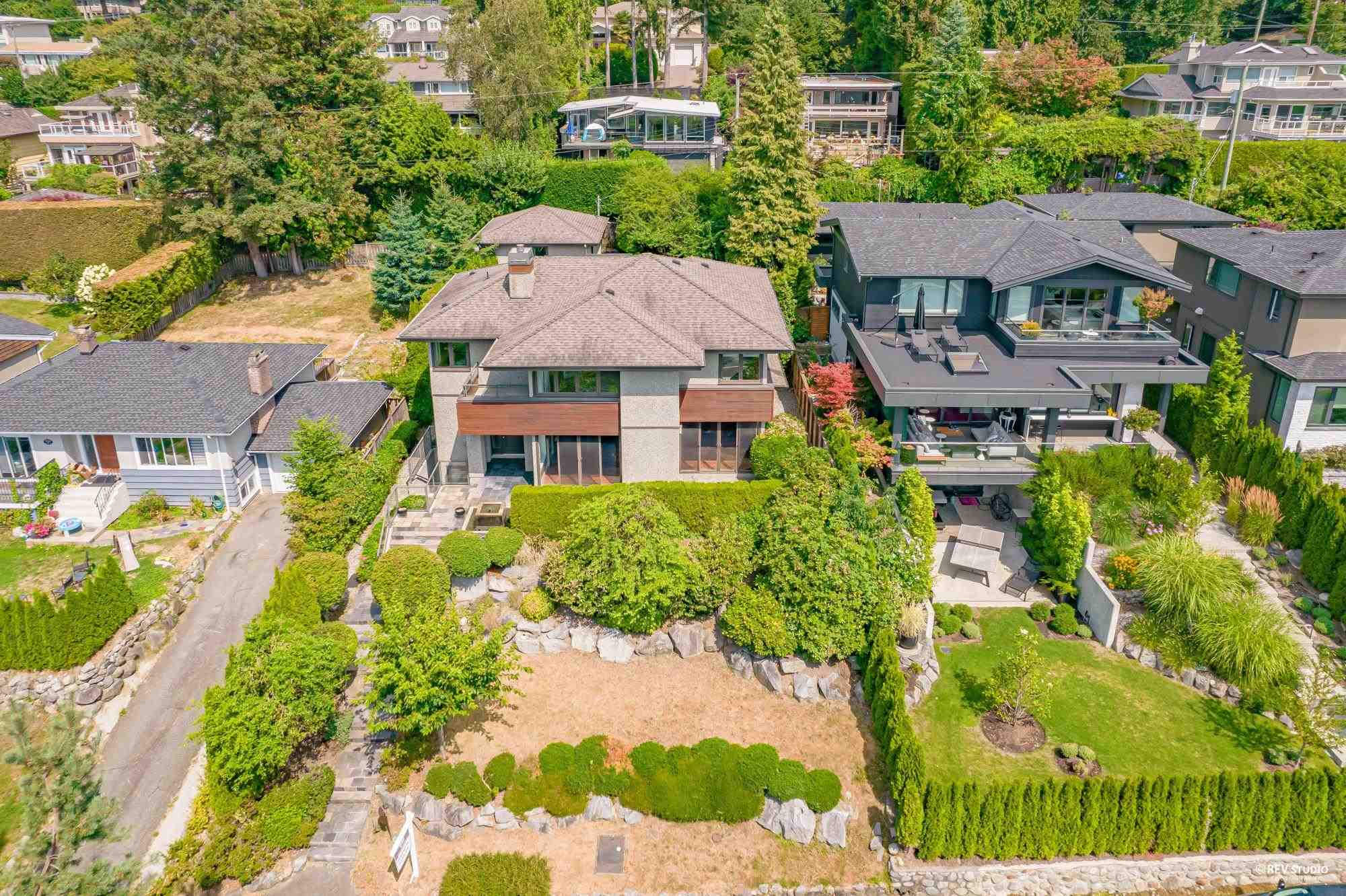 1141 Lawson Avenue, West Vancouver, BC, V7T 2E4