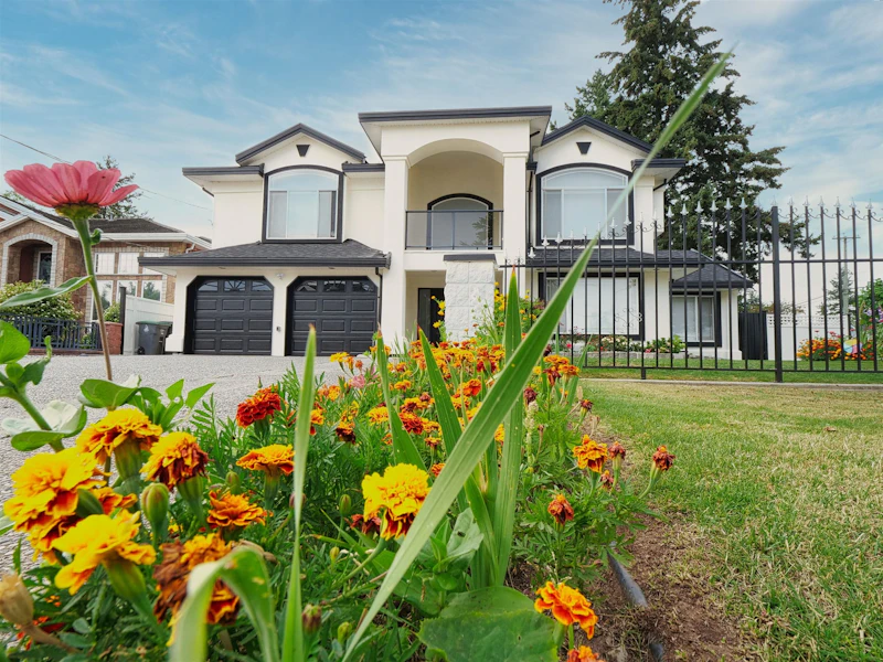 12599 90a Avenue, Surrey BC V3V 1C5