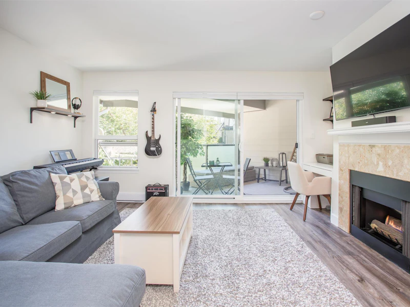 403 - 6707 Southpoint Drive, Burnaby BC V3N 4V8