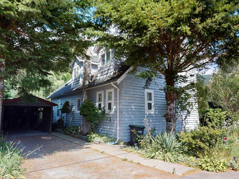 39727 Clark Road, Squamish BC V8B 0G3