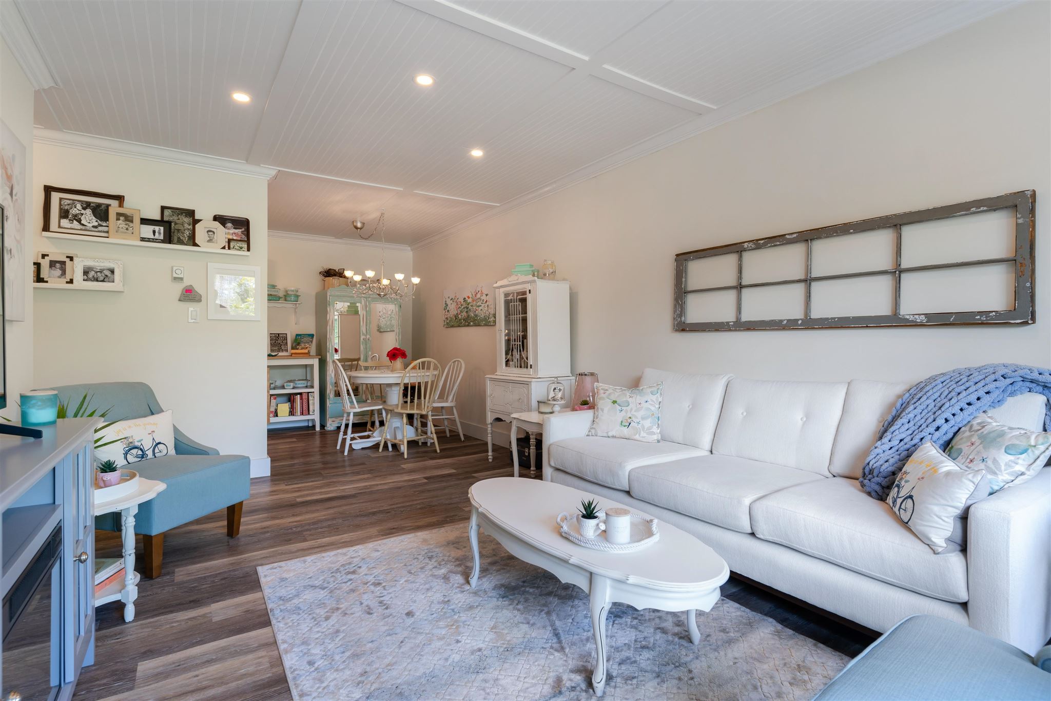201-251 W 4th Street, North Vancouver, BC, V7M 1H8