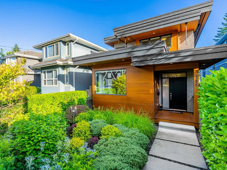 725 E 15th Street, North Vancouver, BC, V7L 2S5