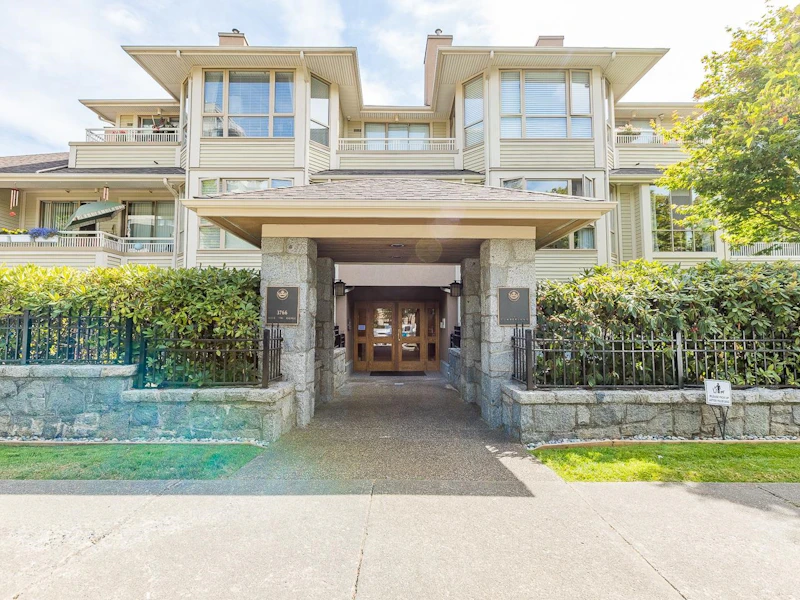 205 - 3766 W 7th Avenue, Vancouver BC V6R 1W8