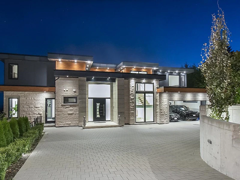 4110 Burkehill Road, West Vancouver BC V7V 3M2