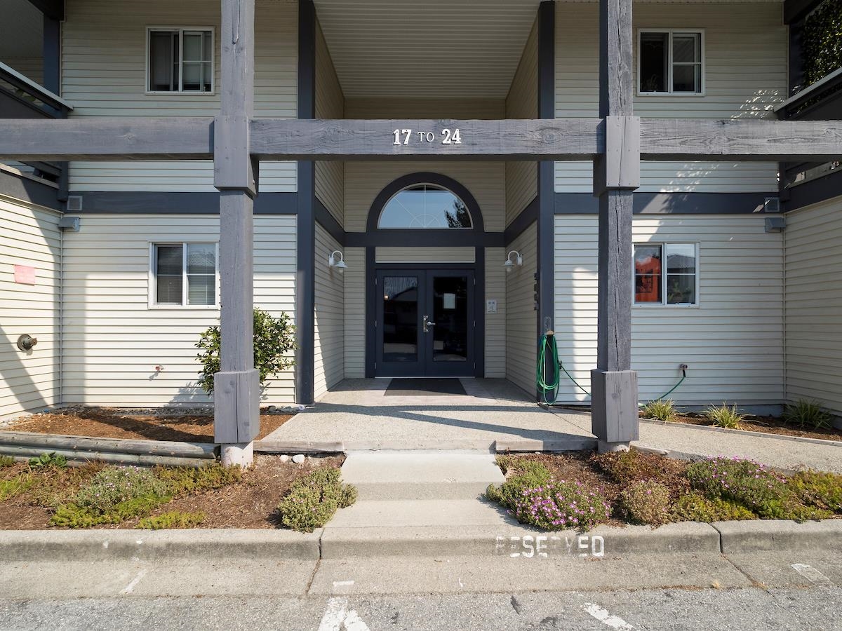 17-689 Park Road, Gibsons, BC, V0N 1V7