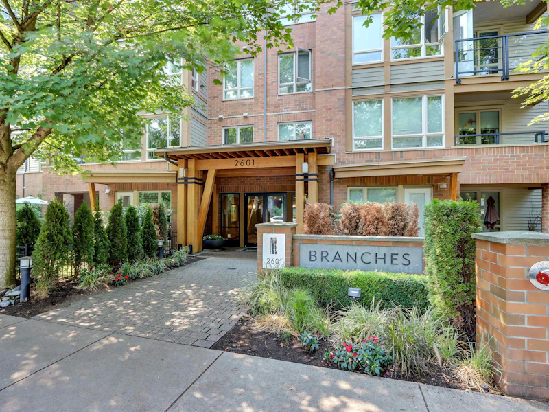 403 - 2601 Whiteley Court, North Vancouver BC V7J 2R7