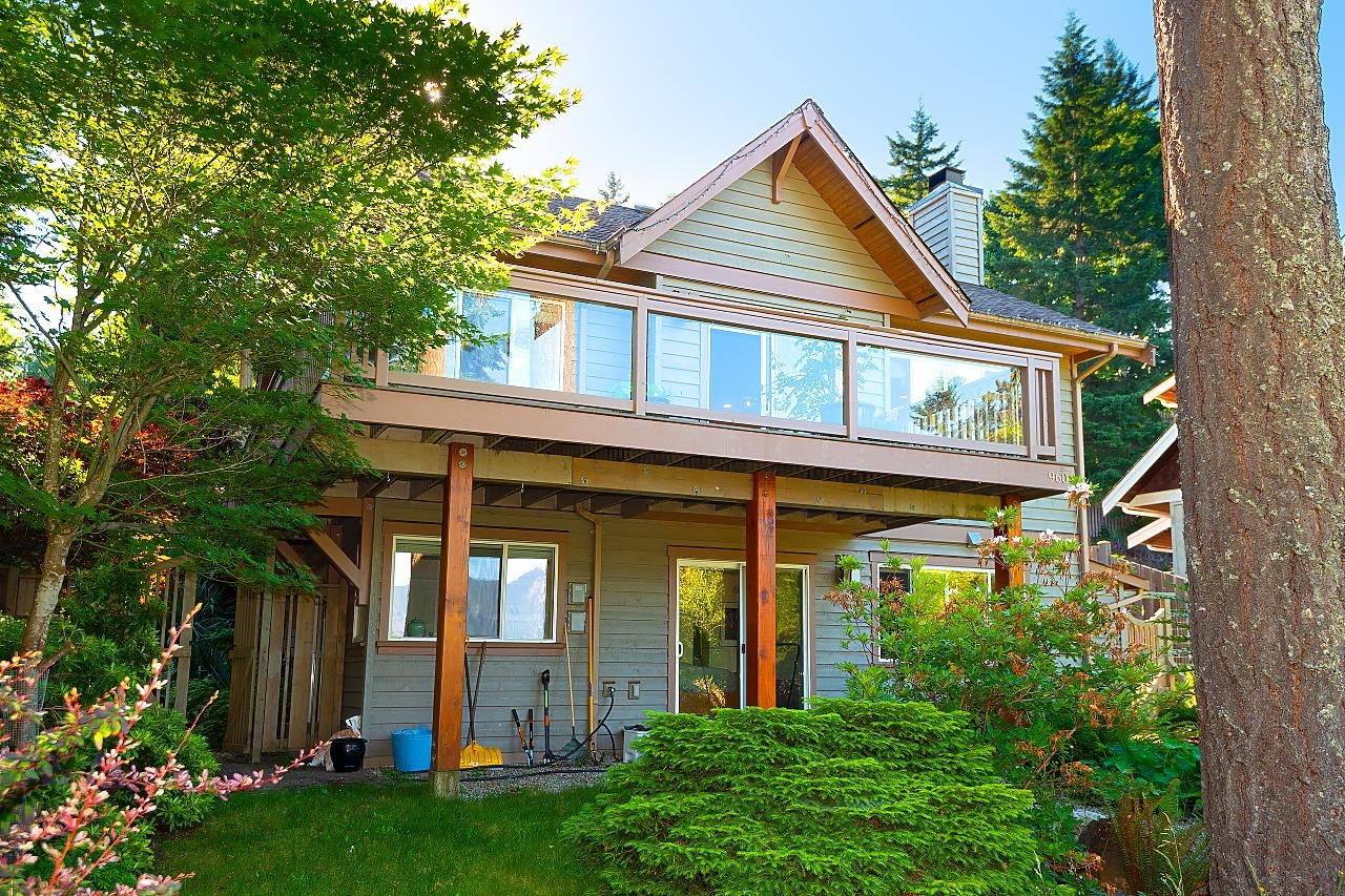 960 Seaview Place, Bowen Island, BC, V0N 1G1