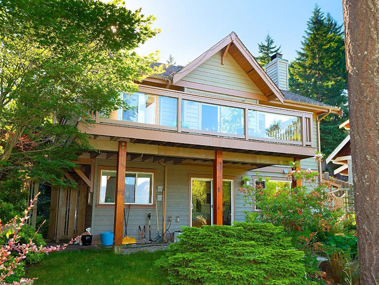 960 Seaview Place, Bowen Island, BC, V0N 1G1