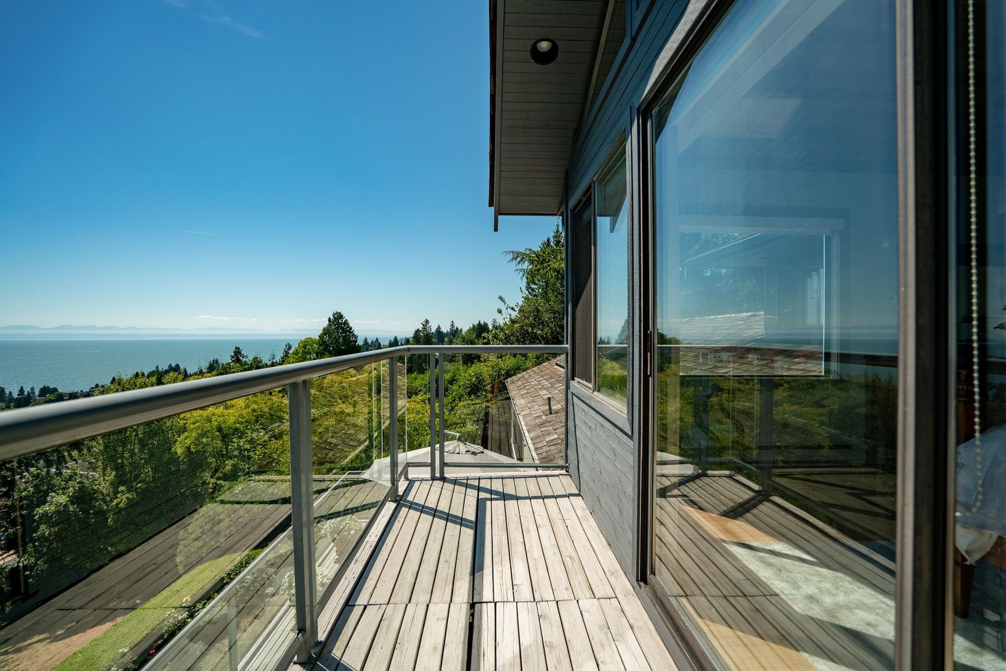 2324 Queens Avenue, West Vancouver, BC, V7V 2Y6