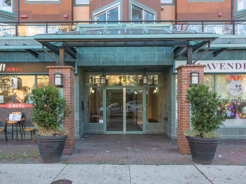 305 - 131 W 3rd Street, North Vancouver BC V7M 1E7