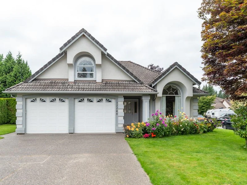 12245 205b Street, Maple Ridge BC V2X 2N6