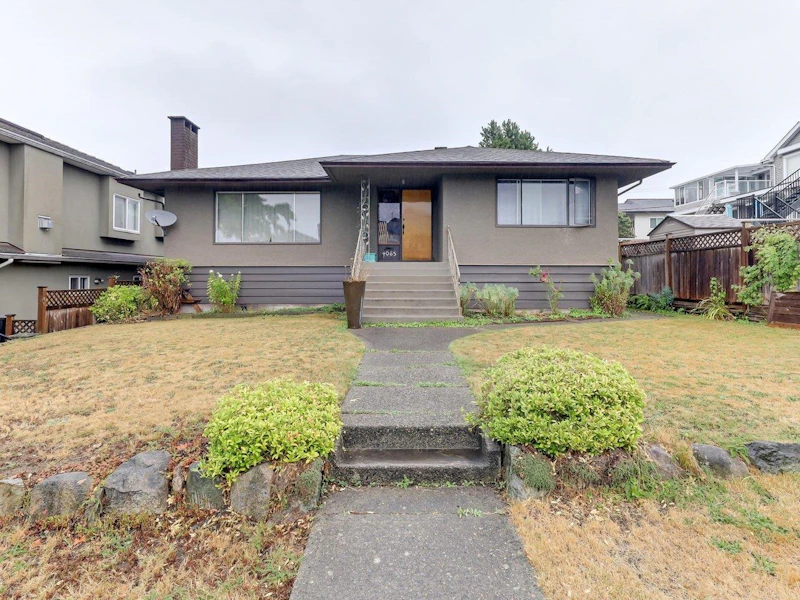 4065 Parker Street, Burnaby BC V5C 3B8