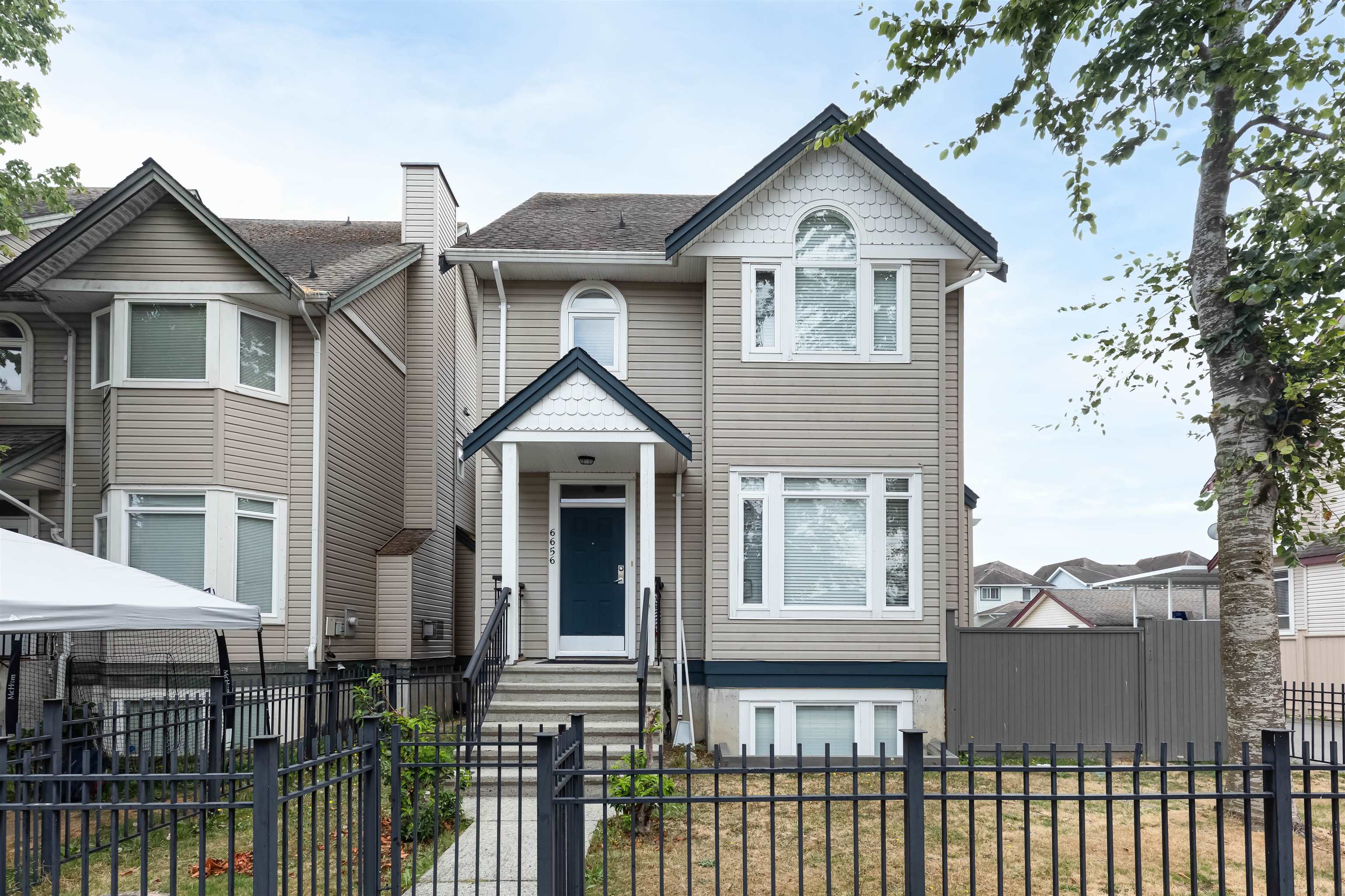 6656 E Hampton Boulevard, Surrey, BC, V3W 1N2