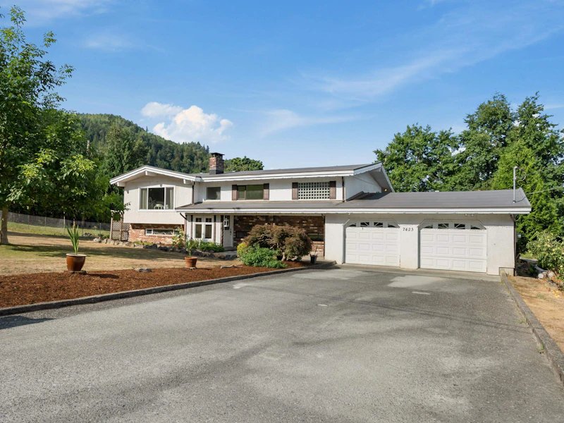 7423 Upper Prairie Road, Chilliwack BC V4Z 1J4