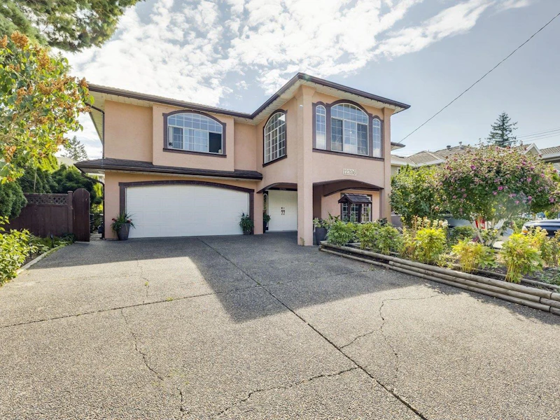 12206 99th Avenue, Surrey BC V3V 2N3