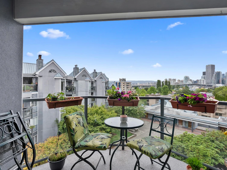 401-1345 W 4th Avenue, Vancouver, BC, V6H 3Y8