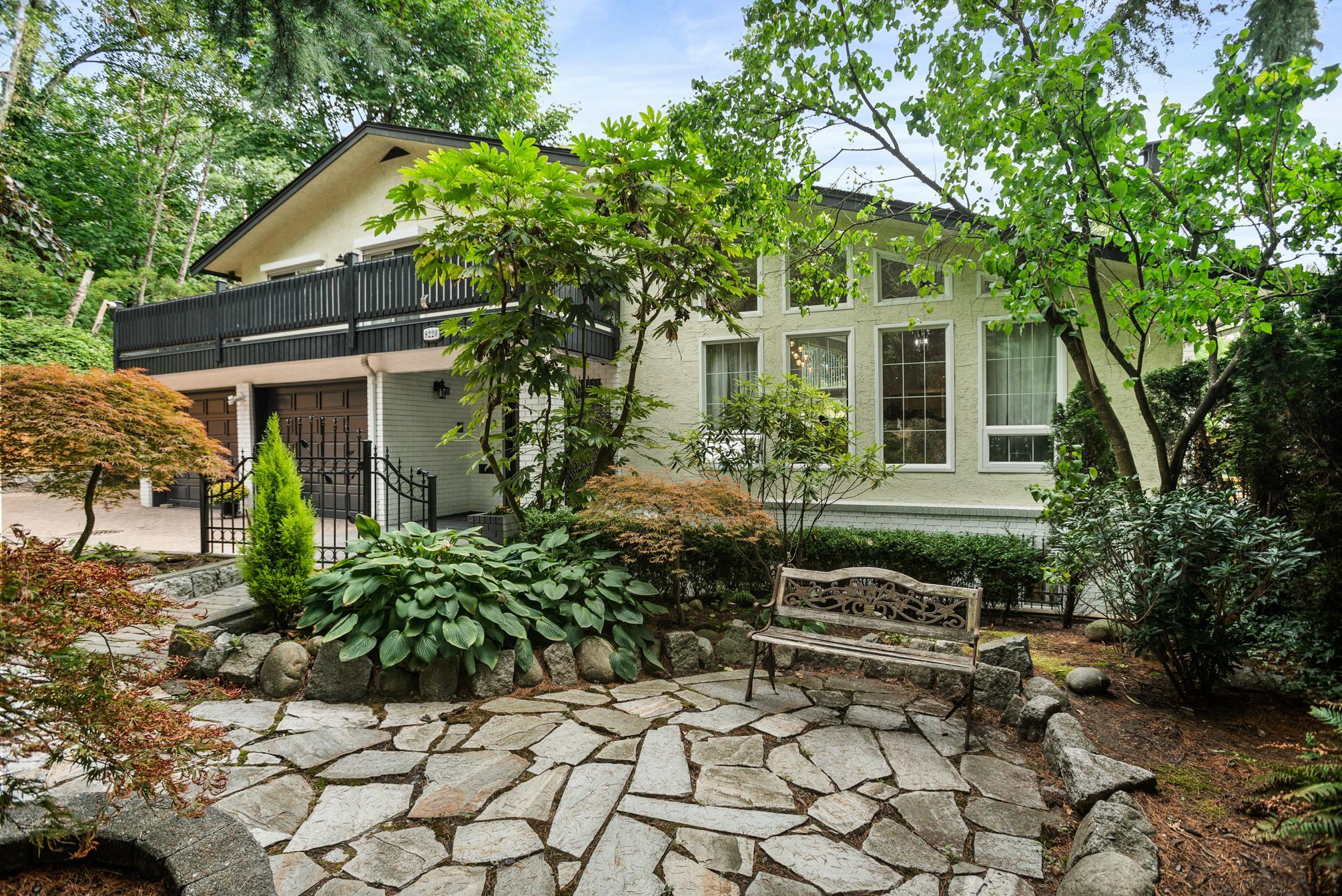 8220 Nelson Avenue, Burnaby, BC, V5J 4E5