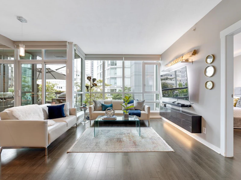 302 - 1189 Melville Street, Vancouver BC V6E 4T8