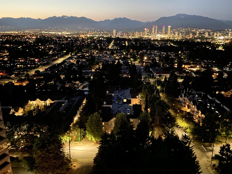 2104 - 5645 Barker Avenue, Burnaby BC V5H 3Z5