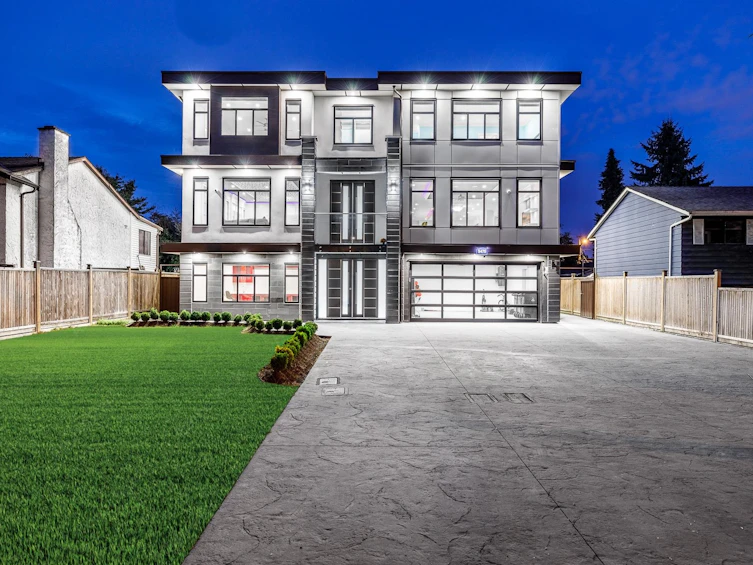 9476 131a Street, Surrey, BC, V3V 6Z5