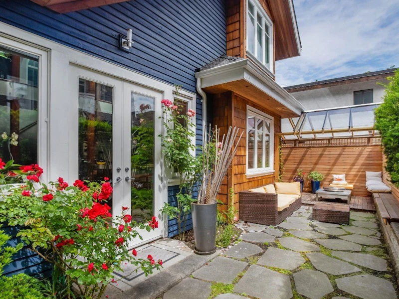 2750 Alberta Street, Vancouver BC V5Y 3L5