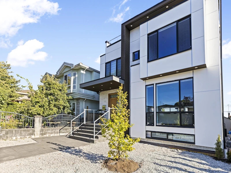 2710 E 7th Avenue, Vancouver BC V5M 1T7