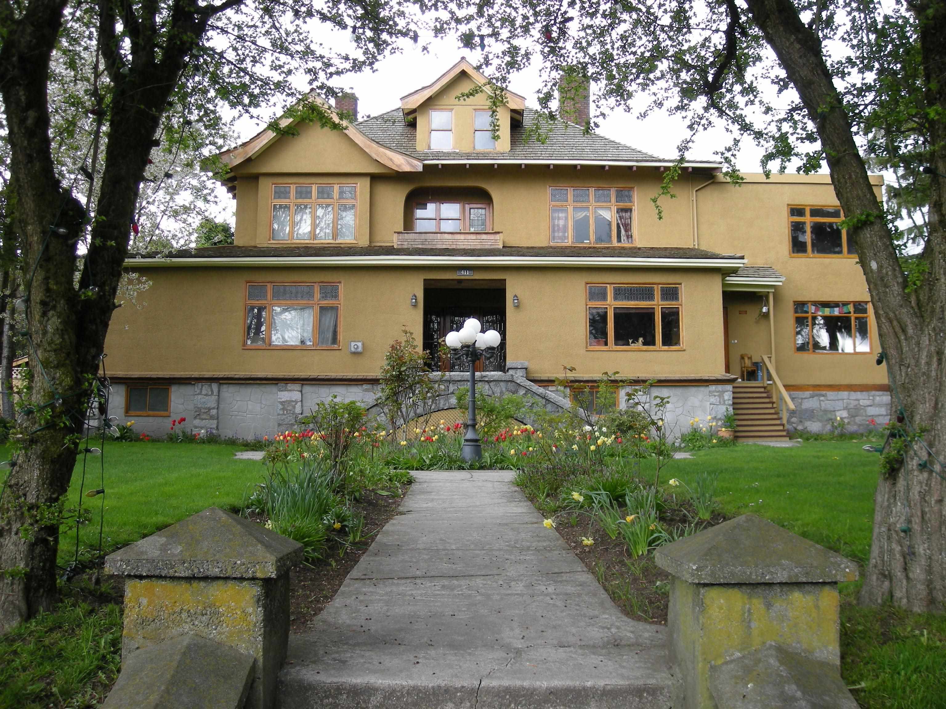 411 Third Avenue, New Westminster, BC, V3L 2S3