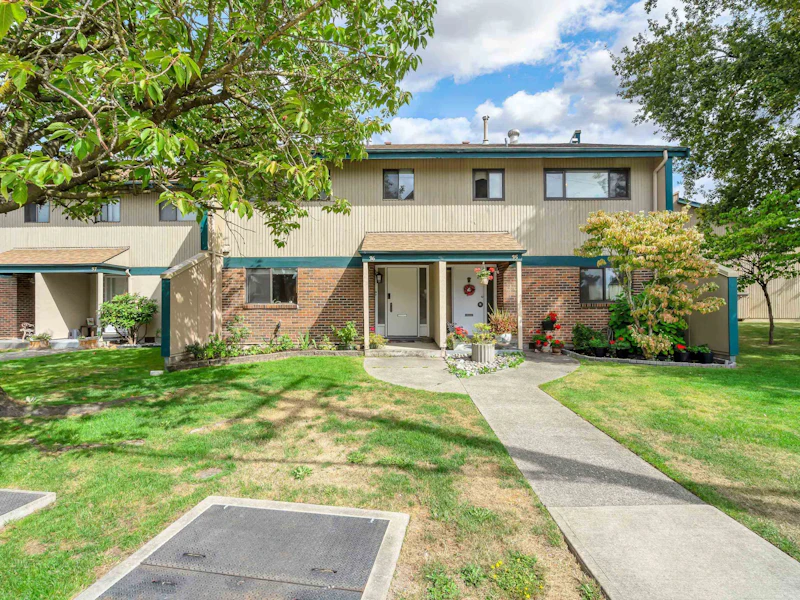36 - 5850 177b Street, Surrey BC V3S 4J6