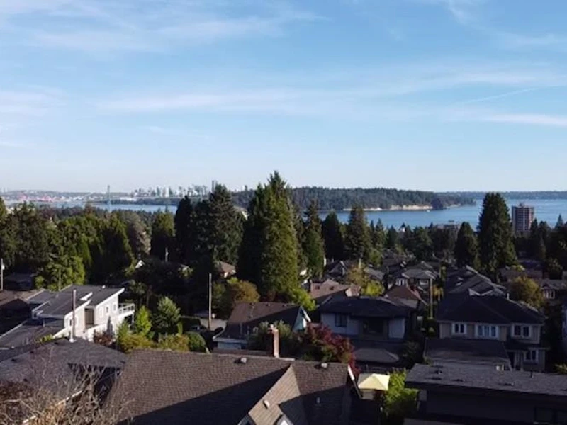 1484 Kings Avenue, West Vancouver BC V7T 2C9