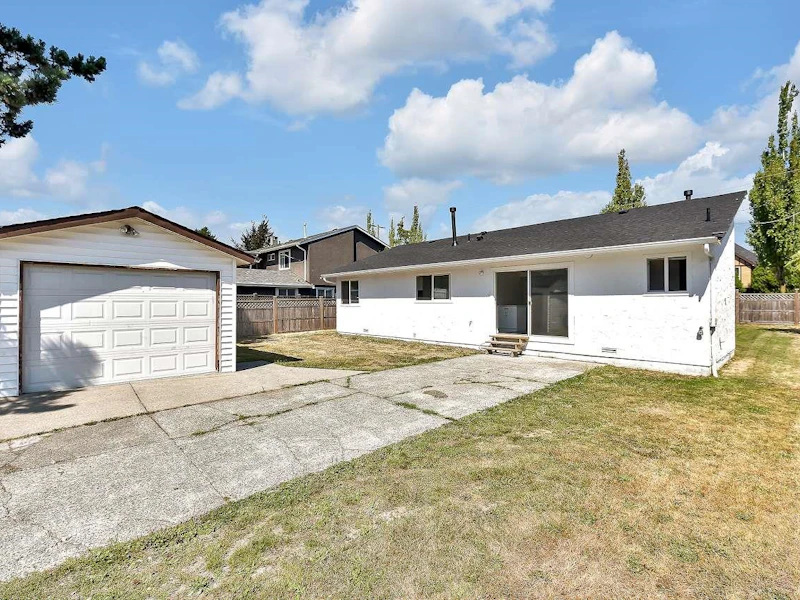 13144 72nd Avenue, Surrey BC V3W 2N2