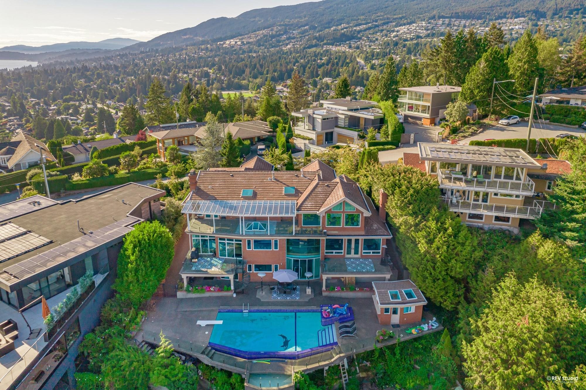888 Sentinel Drive, West Vancouver, BC, V7T 1T2