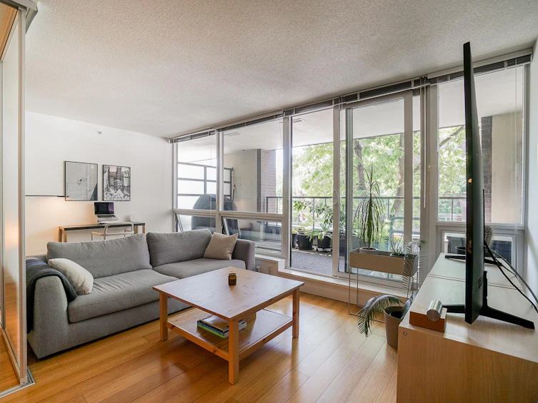 204-718 Main Street, Vancouver, BC, V6A 0B1