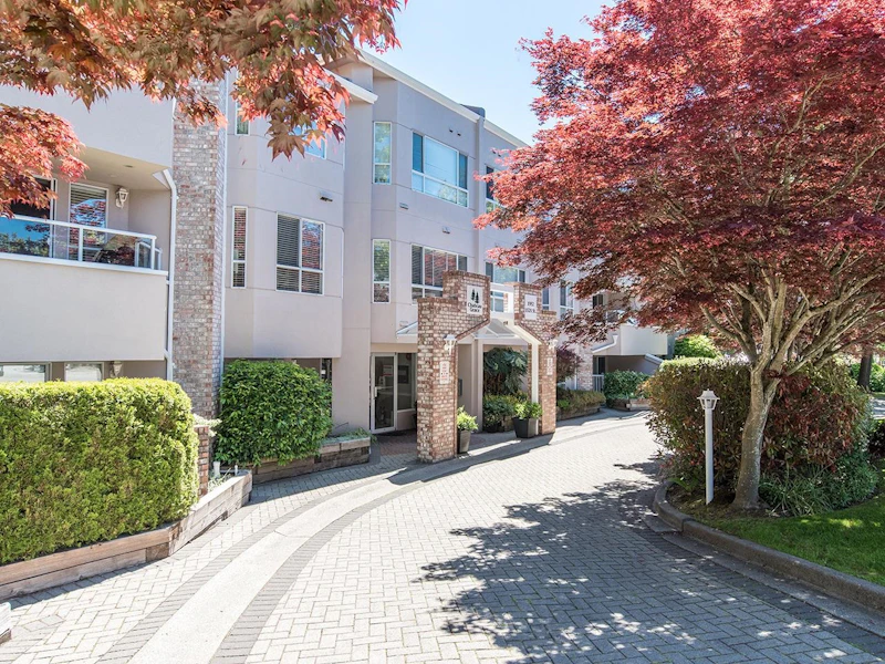 213 - 1952 152a Street, Surrey BC V4A 9T2