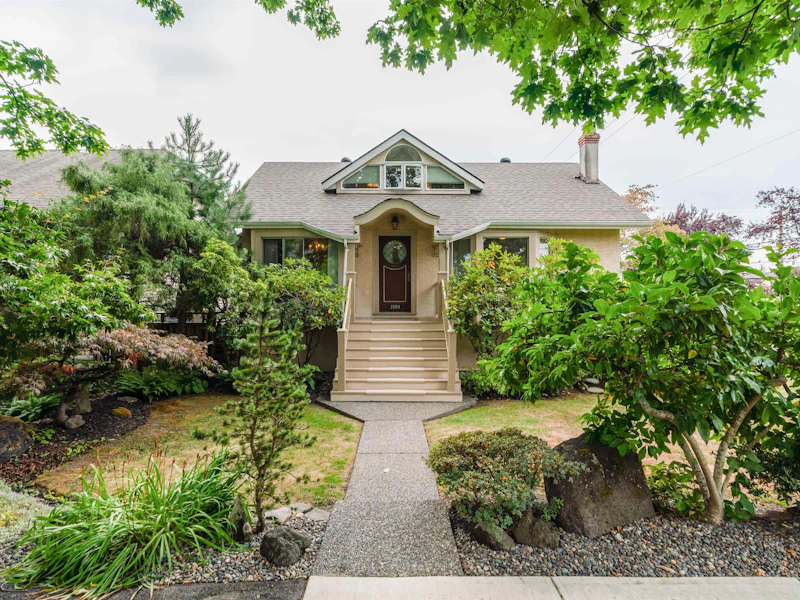 3804 Cambridge Street, Burnaby BC V5C 1G3