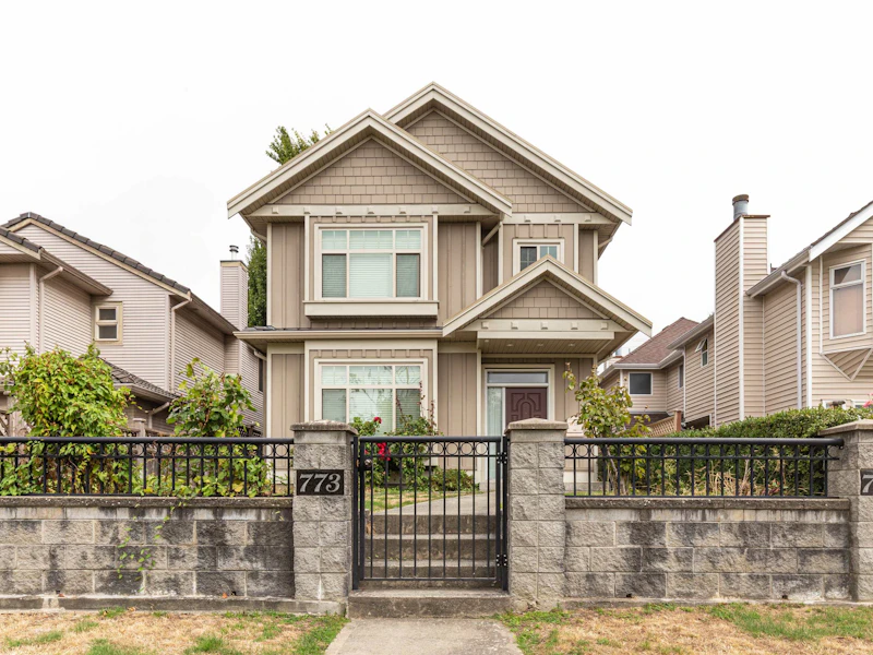 773 W 69th Avenue, Vancouver BC V6P 2W2