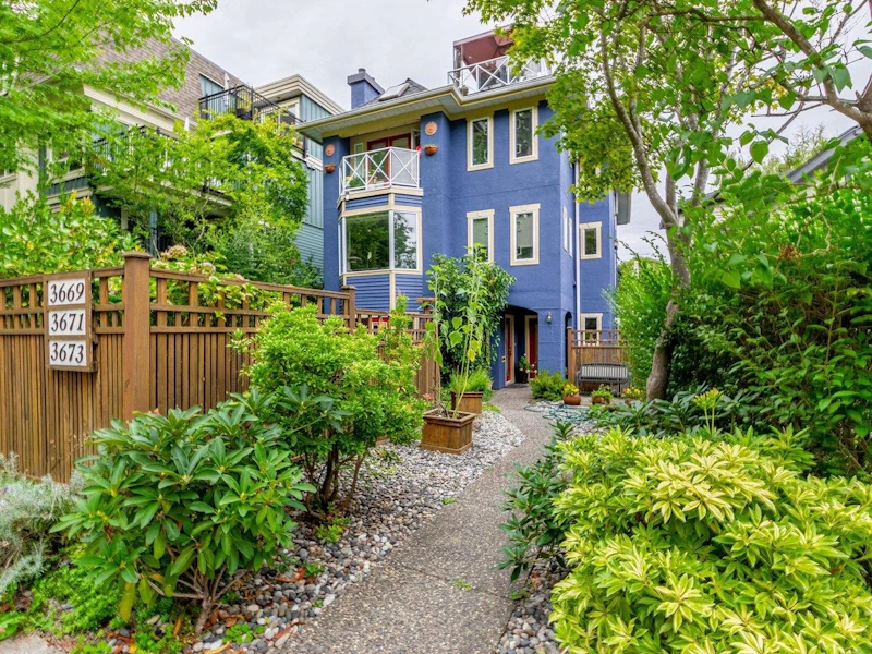 3669 W 12th Avenue, Vancouver BC V6R 2N5