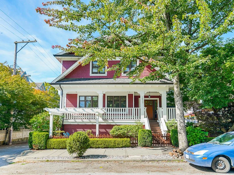 1633 Woodland Drive, Vancouver, BC, V5L 3S9