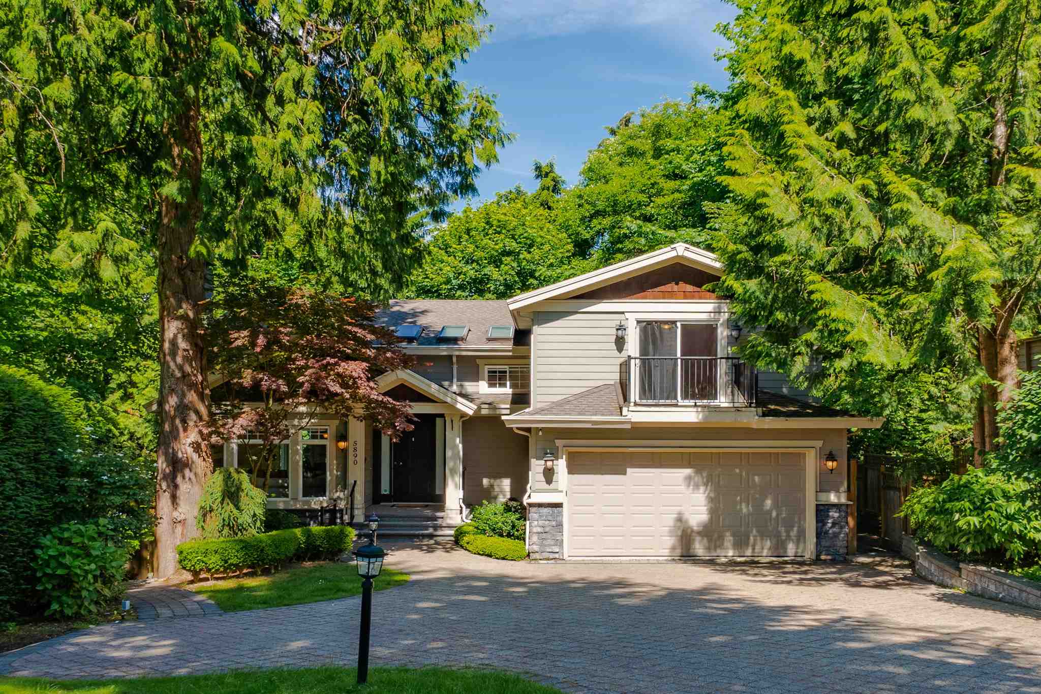 5890 Braemar Avenue, Burnaby, BC, V5E 3L5