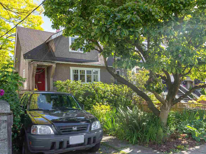 2540 W 5th Avenue, Vancouver BC V6K 1T1