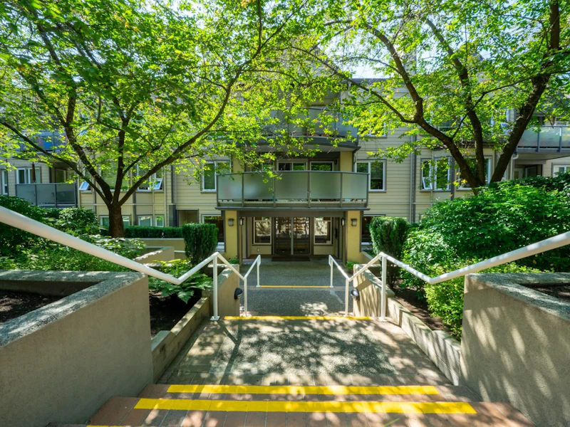 408 - 6707 Southpoint Drive, Burnaby BC V3N 4V8