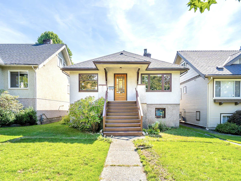 470 W 20th Avenue, Vancouver BC V5Y 2C8