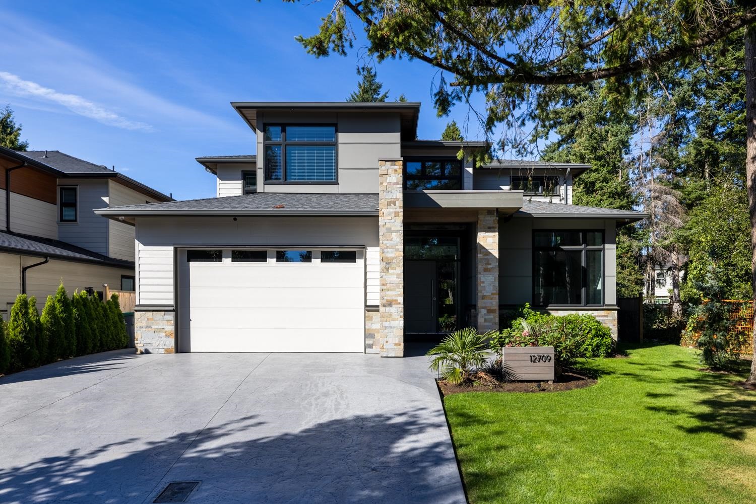12709 25 Avenue, Surrey, BC, V4A 2K5
