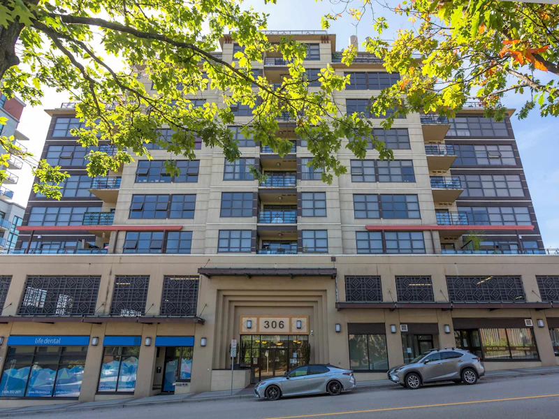 702 - 306 Sixth Street, New Westminster BC V3L 0C9