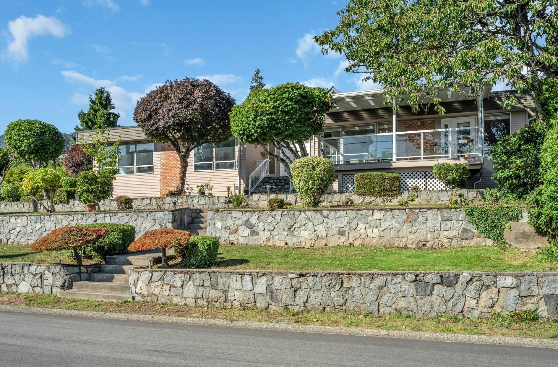 2395 Mathers Avenue, West Vancouver, BC, V7V 2H7