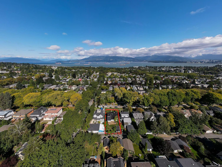 4086 W 13th Avenue, Vancouver, BC, V6R 2T4